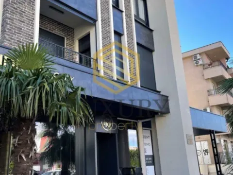 Izdavanje, trosoban stan, 130m², City Kvart, Podgorica - image 5