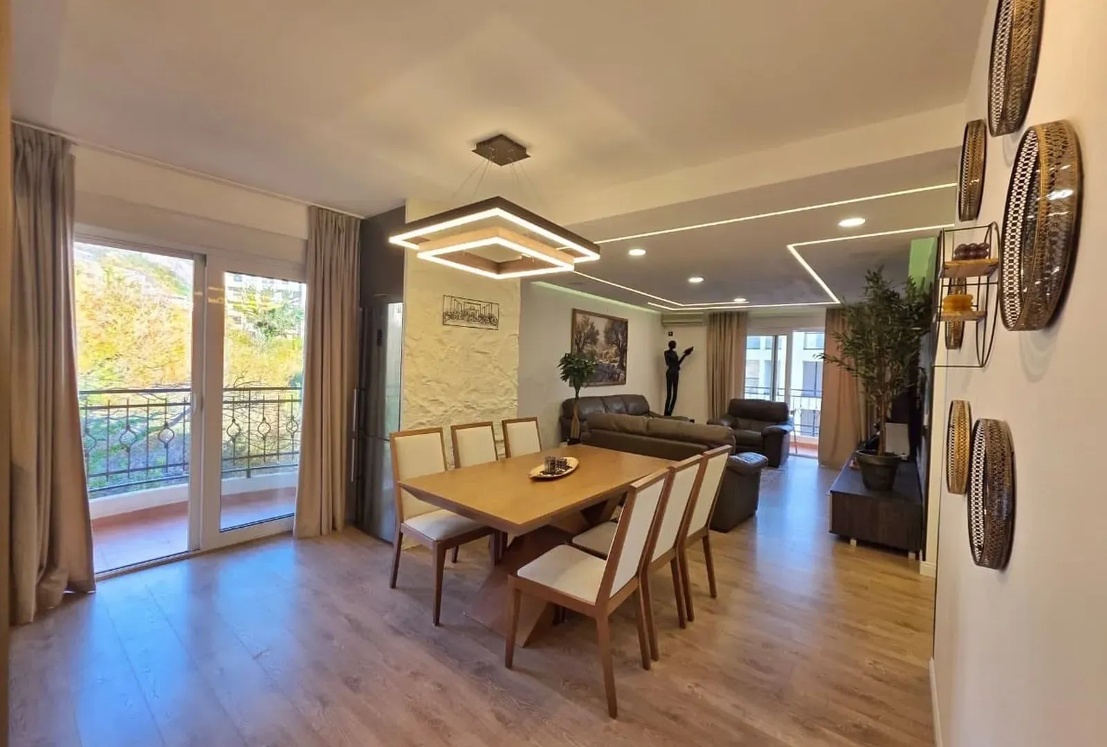 Sale, four bedroom apartment, 107m², Bečići, Budva