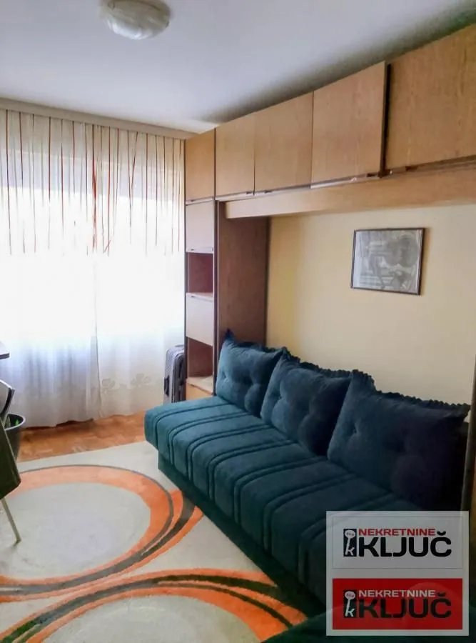 Prodaja, trosoban stan, 74m², Novo naselje, Novi Sad