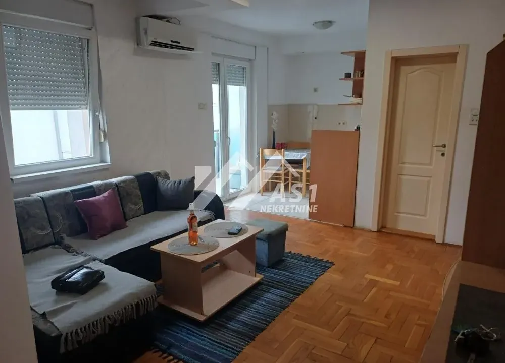 Izdavanje, jednosoban stan, 43m², Rotkvarija, Novi Sad Sve Podlokacije