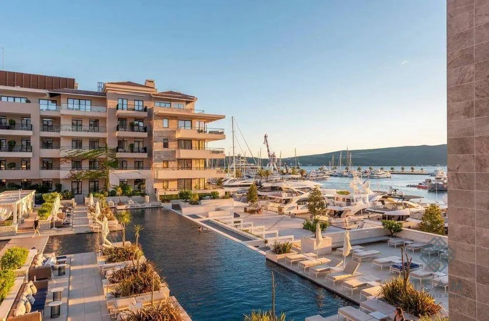 Rent, one bedroom apartment, 83m², Porto Montenegro, Tivat