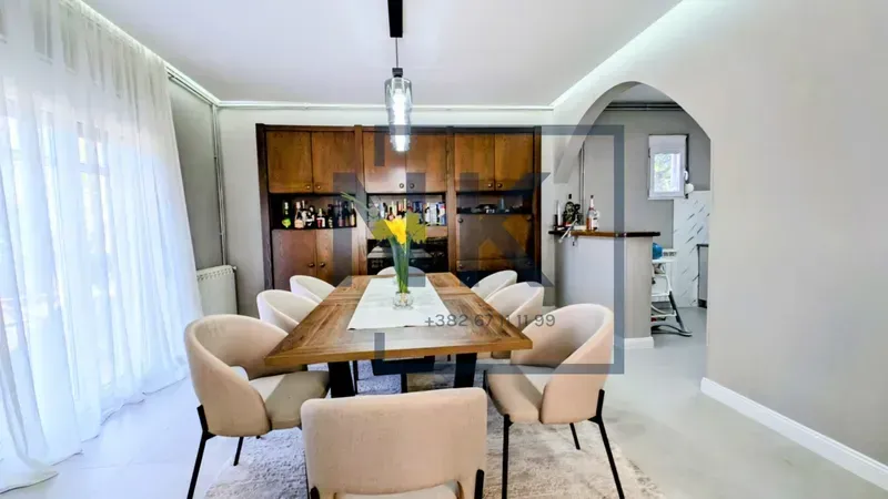 Prodaja, kuća, 350m², Vranići, Podgorica
