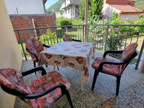 Izdavanje, kuća, 75m², Lastva Grbaljska, Kotor - image 4