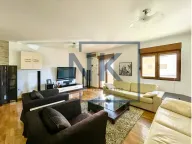 Prodaja, trosoban stan, 103m², Stari Aerodrom, Podgorica - image 1