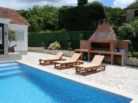 Rent, house, 200m², Kuti, Herceg Novi - image 2