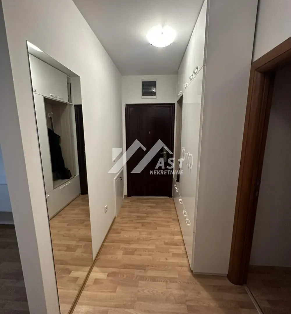 Izdavanje, trosoban stan, 58m², Sajam, Novi Sad Sve Podlokacije