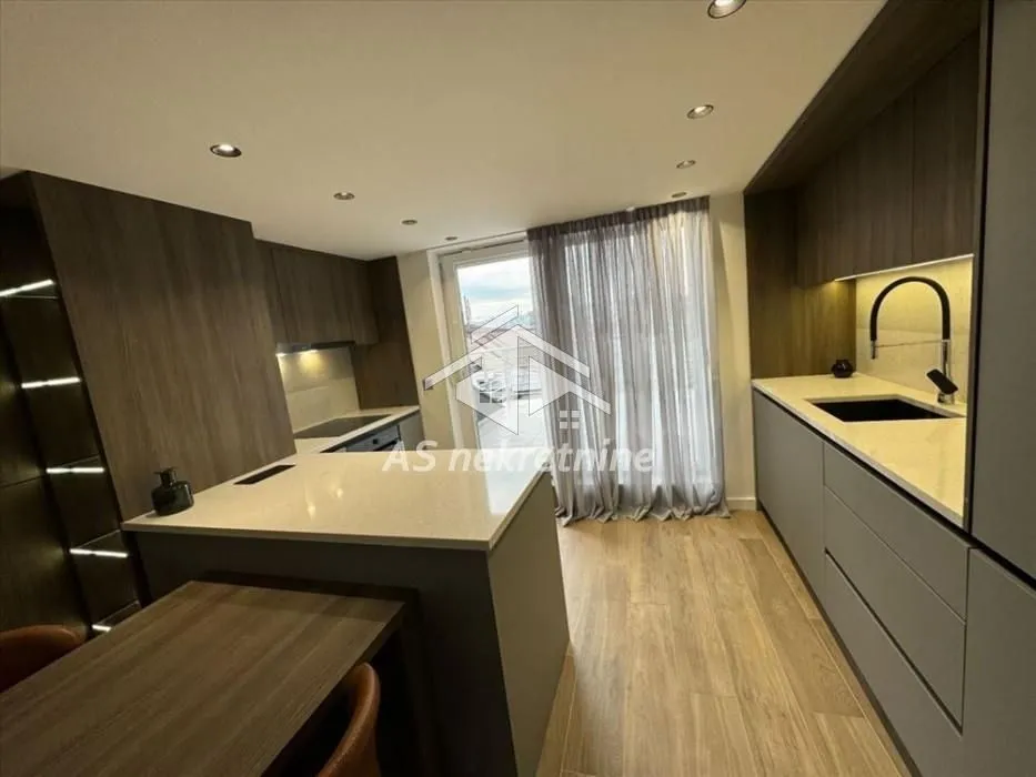 Rent, three bedroom apartment, 100m², Savski Venac, Beograd