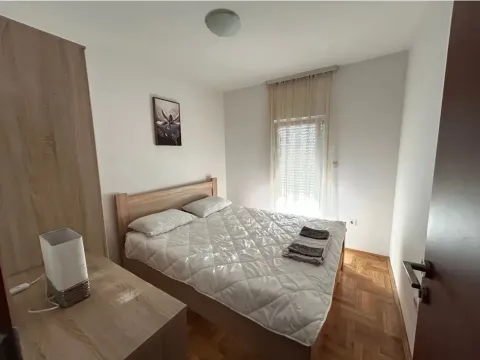 Izdavanje, jednosoban stan, 40m², Krivi Most, Podgorica - image 6