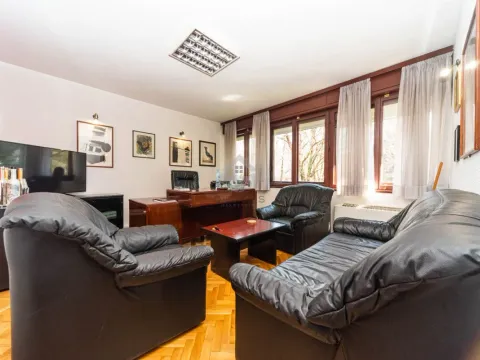 Prodaja, poslovni prostor, 52m², Preko Morače, Podgorica