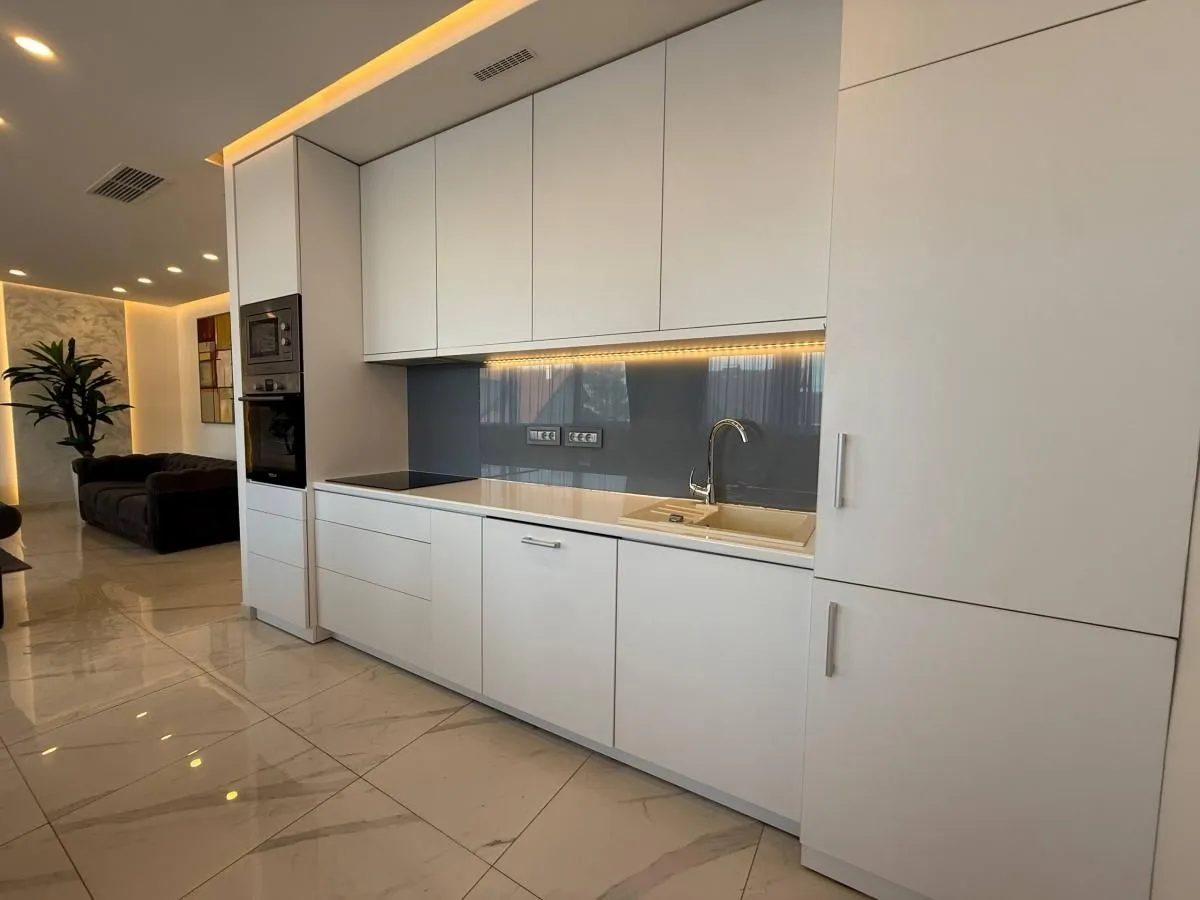 Izdavanje, stan, 98m², Tatarsko brdo, Petrovaradin