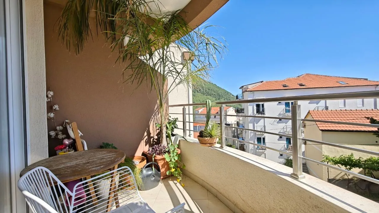 Sale, two bedroom apartment, 66m², Lazi, Budva