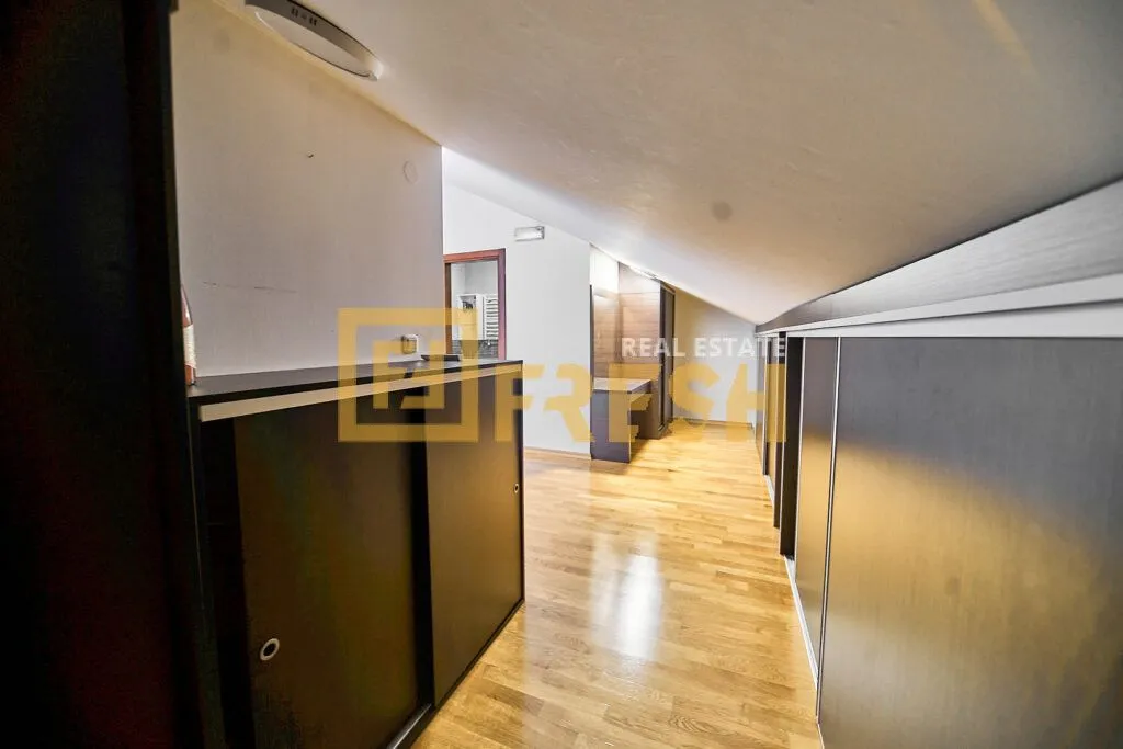 Prodaja, dvosoban stan, 122m², Tološi, Podgorica
