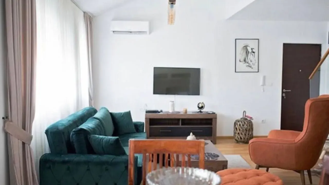 Izdavanje, dvosoban stan, 70m², Pobrežje, Podgorica