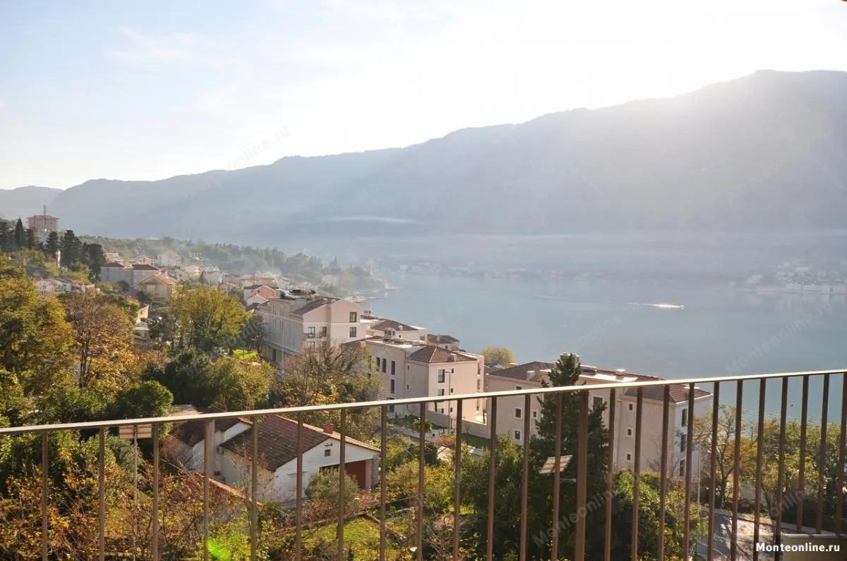 Prodaja, jednosoban stan, 52m², Dobrota, Kotor