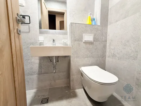 Izdavanje, četvorosoban stan, 125m², Master Kvart, Podgorica - image 13