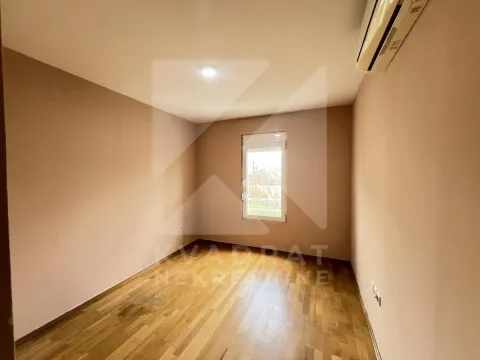 Rent, two bedroom apartment, 69m², Ljubović, Podgorica - image 9