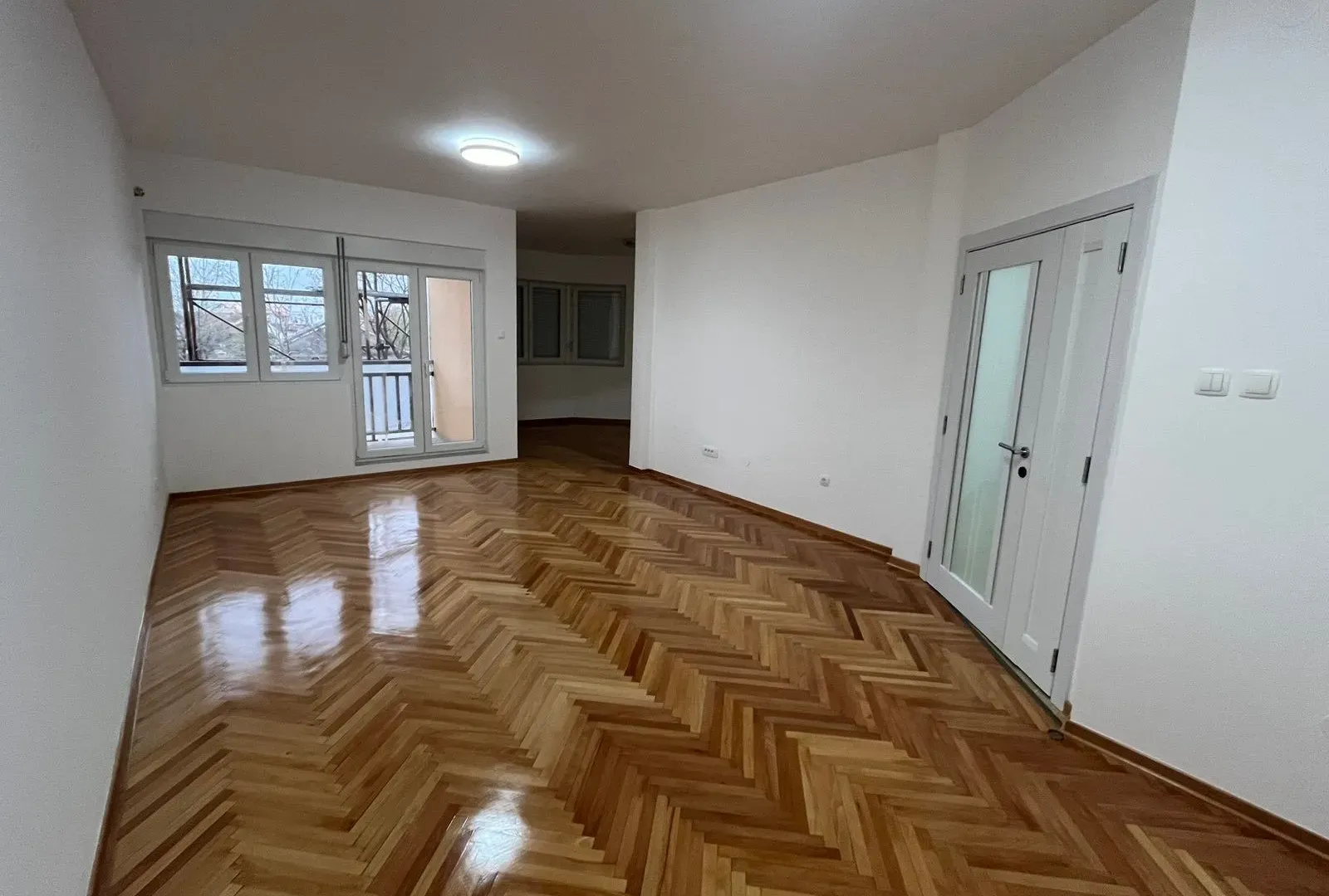 Izdavanje, trosoban stan, 100m², Zabjelo, Podgorica