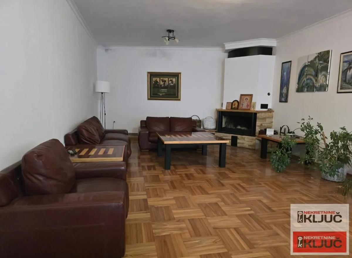 Rent, house, 250m², Sajmište, Novi Sad