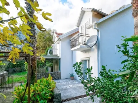 Prodaja, kuća, 67m², Orahovac, Kotor - image 1