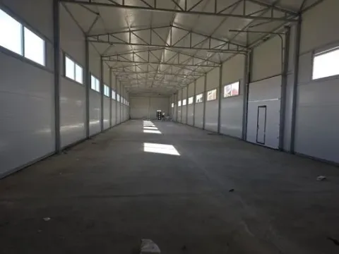 Izdavanje, poslovni prostor, 650m², Borča 1, Borča Sve Podlokacije - image 2