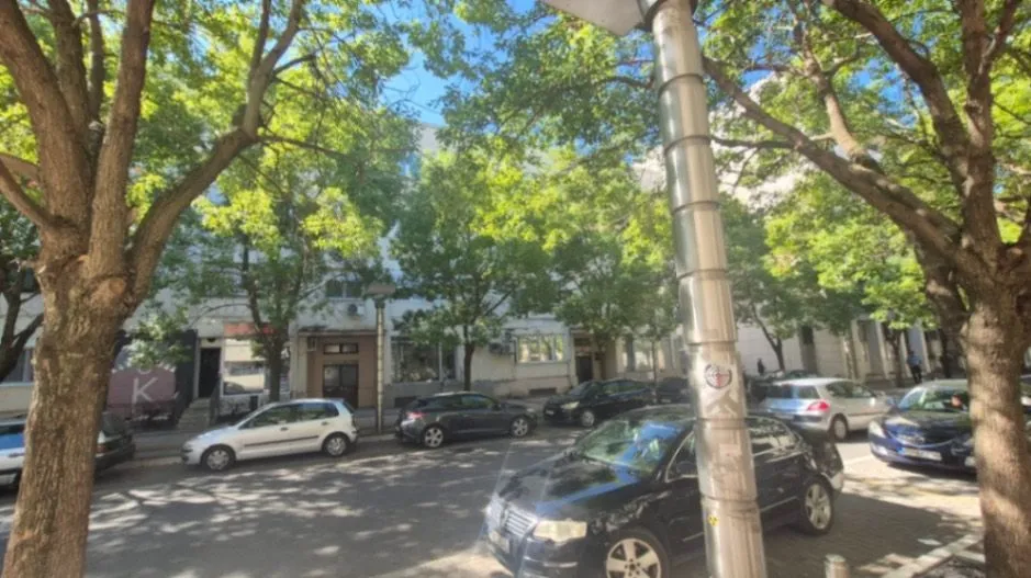 Izdavanje, dvosoban stan, 80m², Centar, Podgorica
