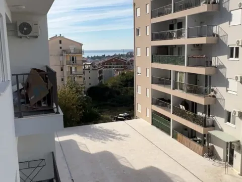 Rent, one bedroom apartment, 46m², Budva, Crna Gora - image 9