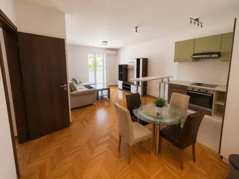 Prodaja, dvosoban stan, 56m², 1 maj, Podgorica - image 4