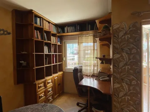 Rent, two bedroom apartment, 85m², Centar, Podgorica - image 2