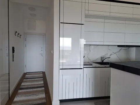 Izdavanje, jednosoban stan, 62m², Soho City, Bar - image 2