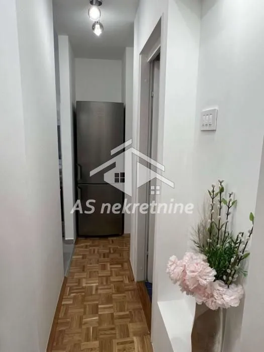 Izdavanje, trosoban stan, 70m², Novi Beograd Blok 23, Novi Beograd Sve Podlokacije