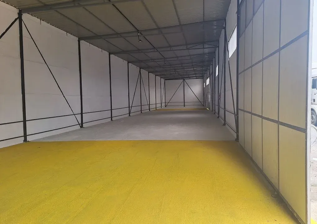 Rent, office space, 650m², Dobanovci, Surčin