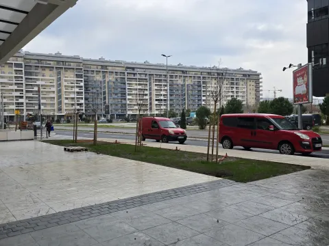 Izdavanje, poslovni prostor, 94m², Central Point, Podgorica - image 2