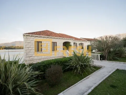 Prodaja, kuća, 300m², Tivat, Crna Gora - image 34