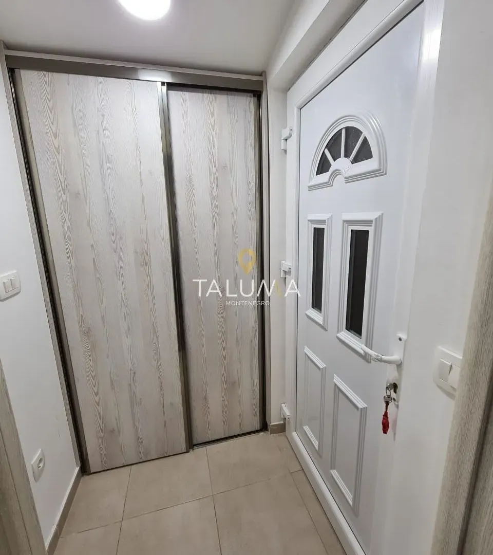 Rent, studio apartment, 20m², Tološi, Podgorica
