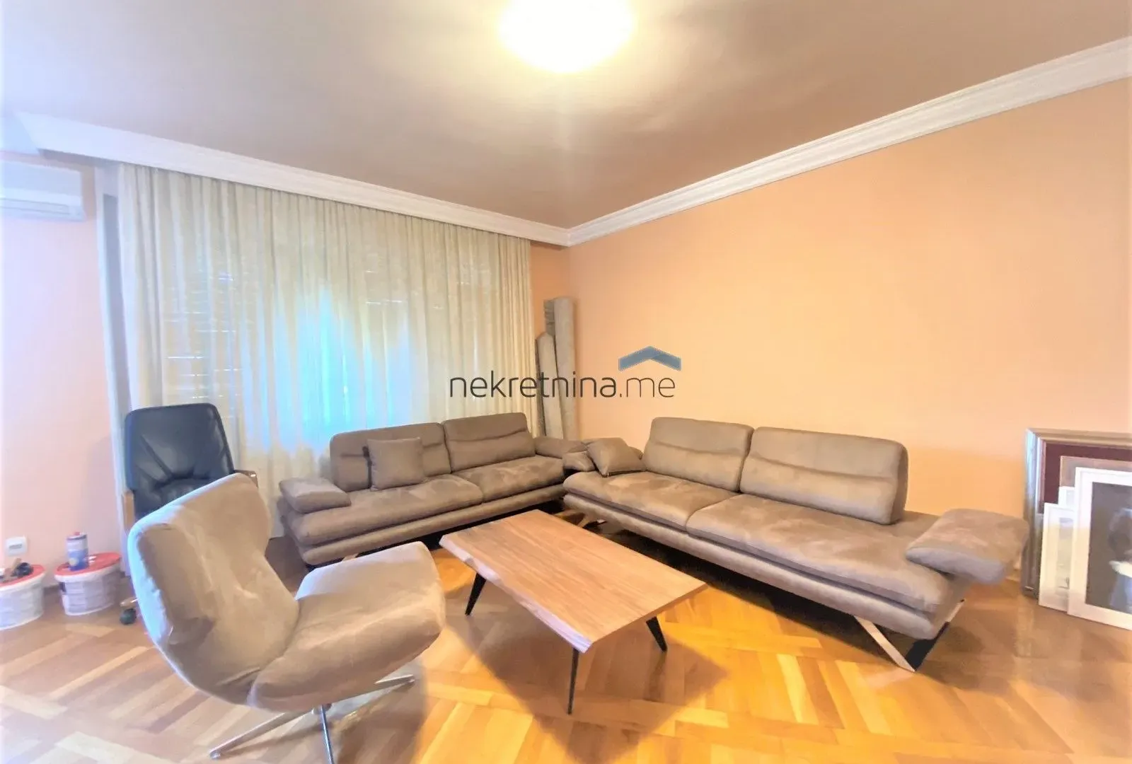 Izdavanje, dvosoban stan, 90m², Centar, Podgorica