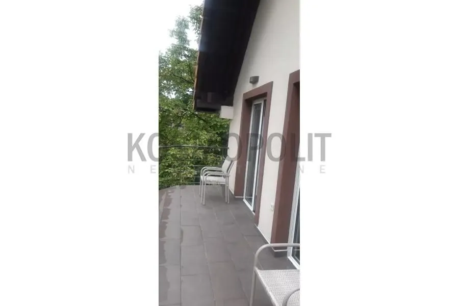 Prodaja, četvorosoban stan, 140m², Zemun Centar, Zemun Sve Podlokacije