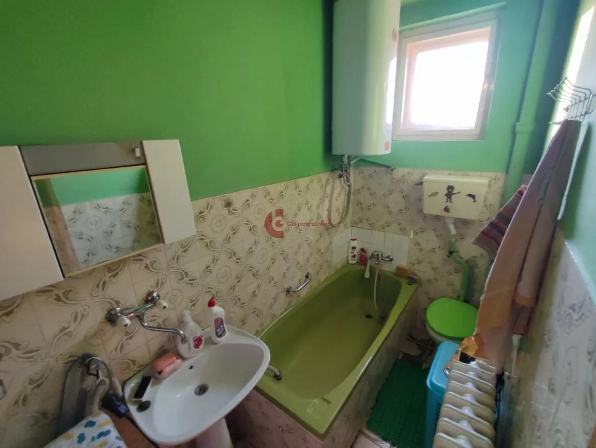 Prodaja, kuća, 250m², Novo Selo, Subotica