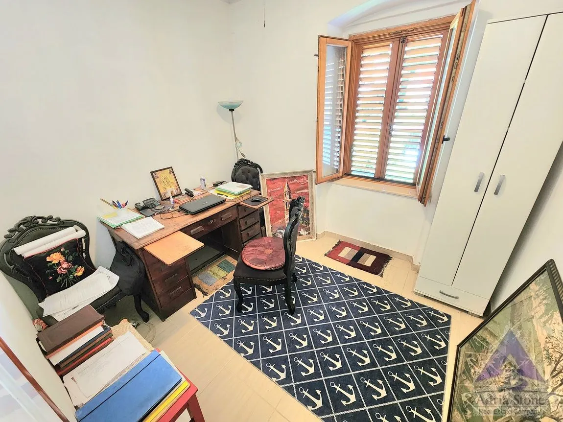Prodaja, četvorosoban stan, 115m², Škaljari, Kotor