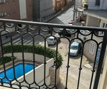 Rent, one bedroom apartment, 60m², Budva, Crna Gora - image 19