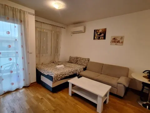 Sale, studio apartment, 29m², City Kvart, Podgorica - image 2