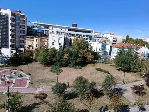 Izdavanje, trosoban stan, 78m², Slavija, Vračar Sve Podlokacije - image 12