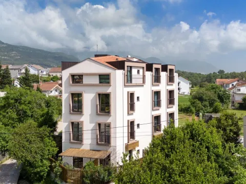 Prodaja, trosoban stan, 94m², Dumidran, Tivat