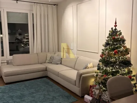 Stan in Adamovićevo Naselje