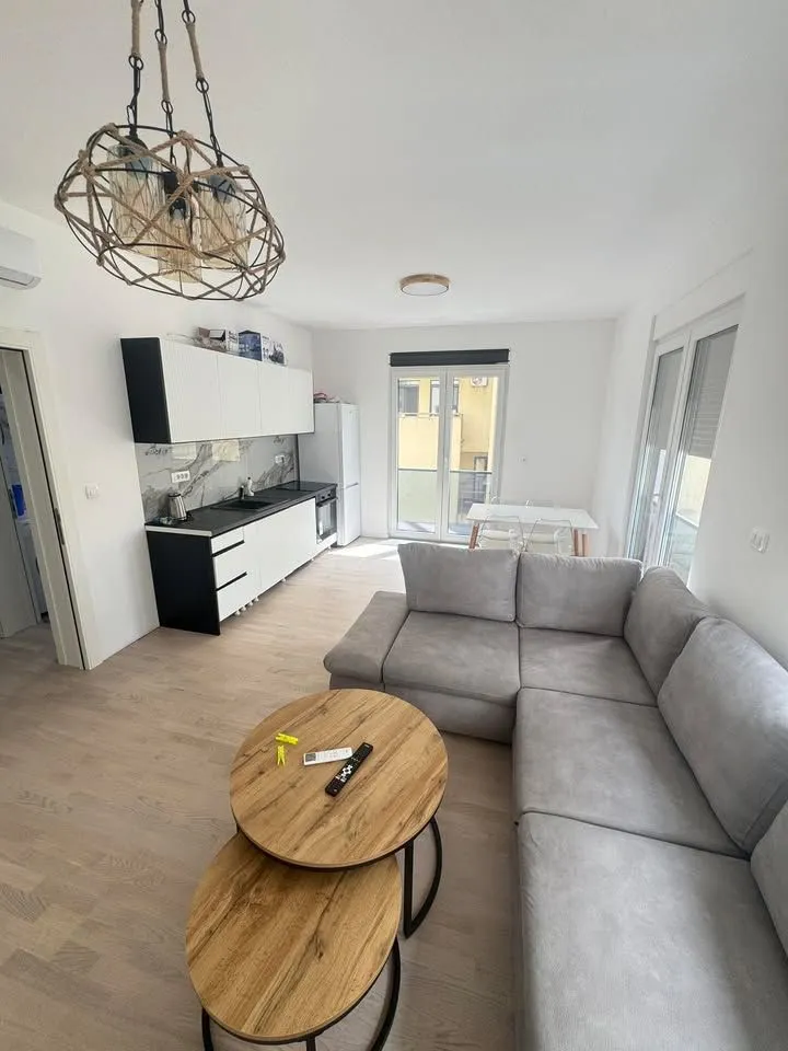 Rent, two bedroom apartment, 60m², Centar, Bar