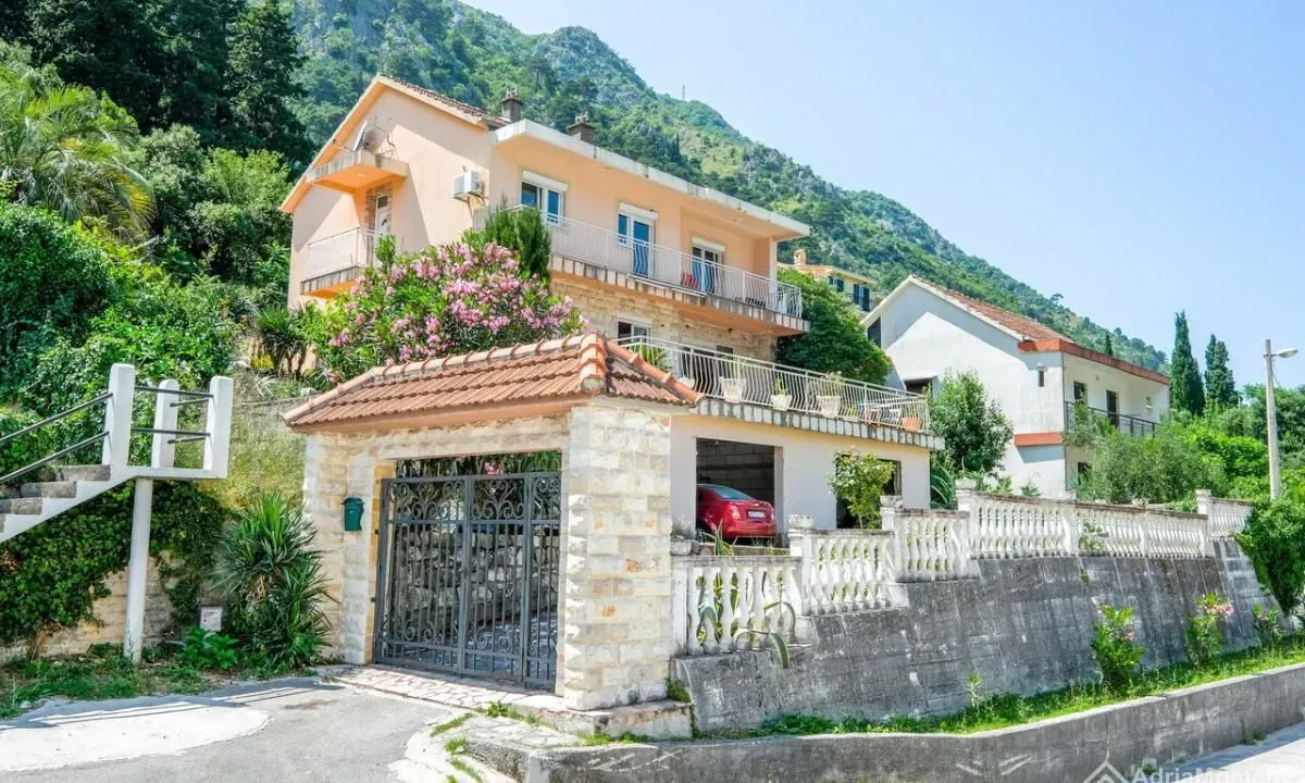 Prodaja, kuća, 172m², Muo, Kotor