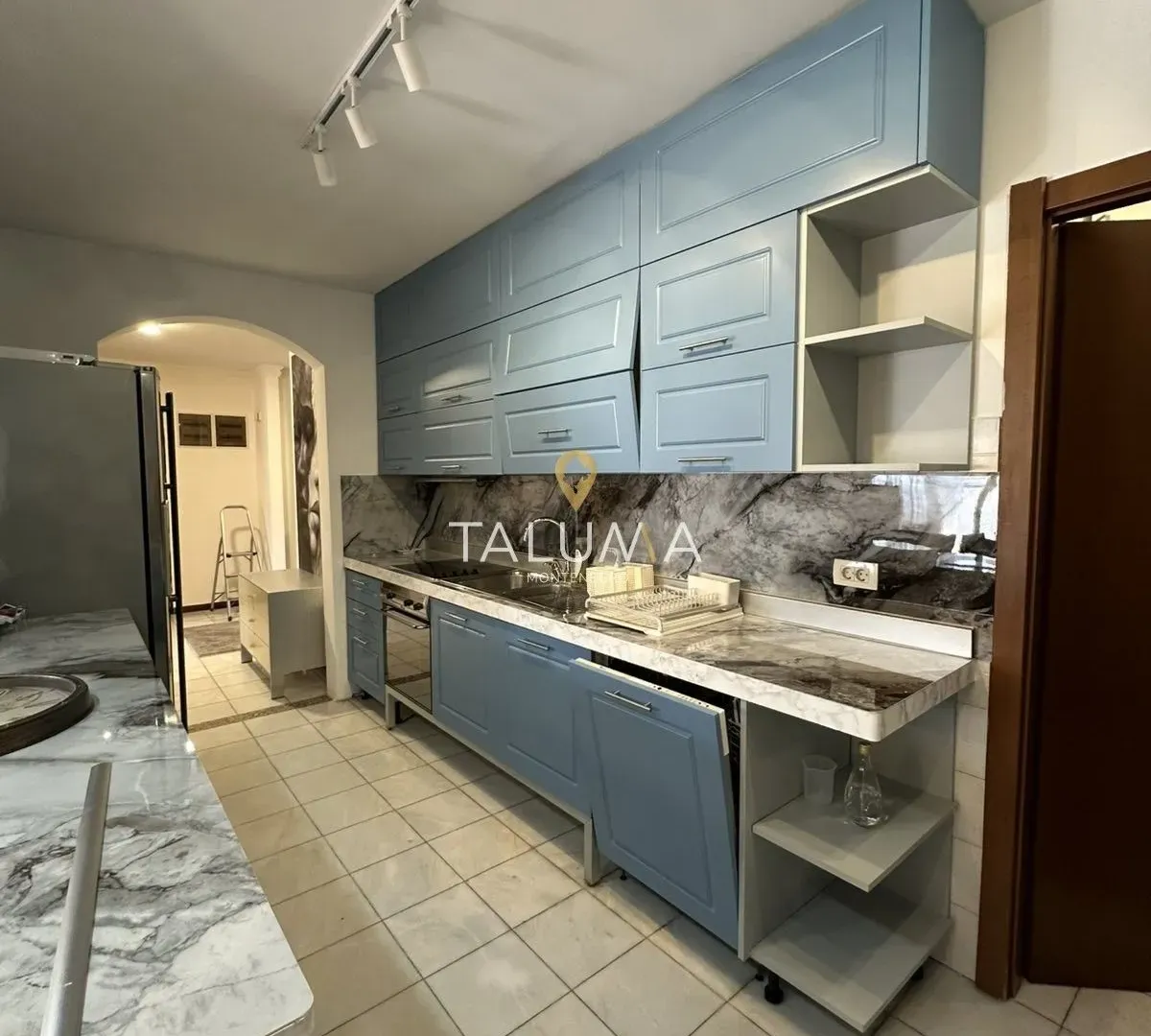 Rent, three bedroom apartment, 200m², Gorica C, Podgorica