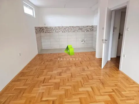 Prodaja, dvosoban stan, 59m², Pantelej, Niš