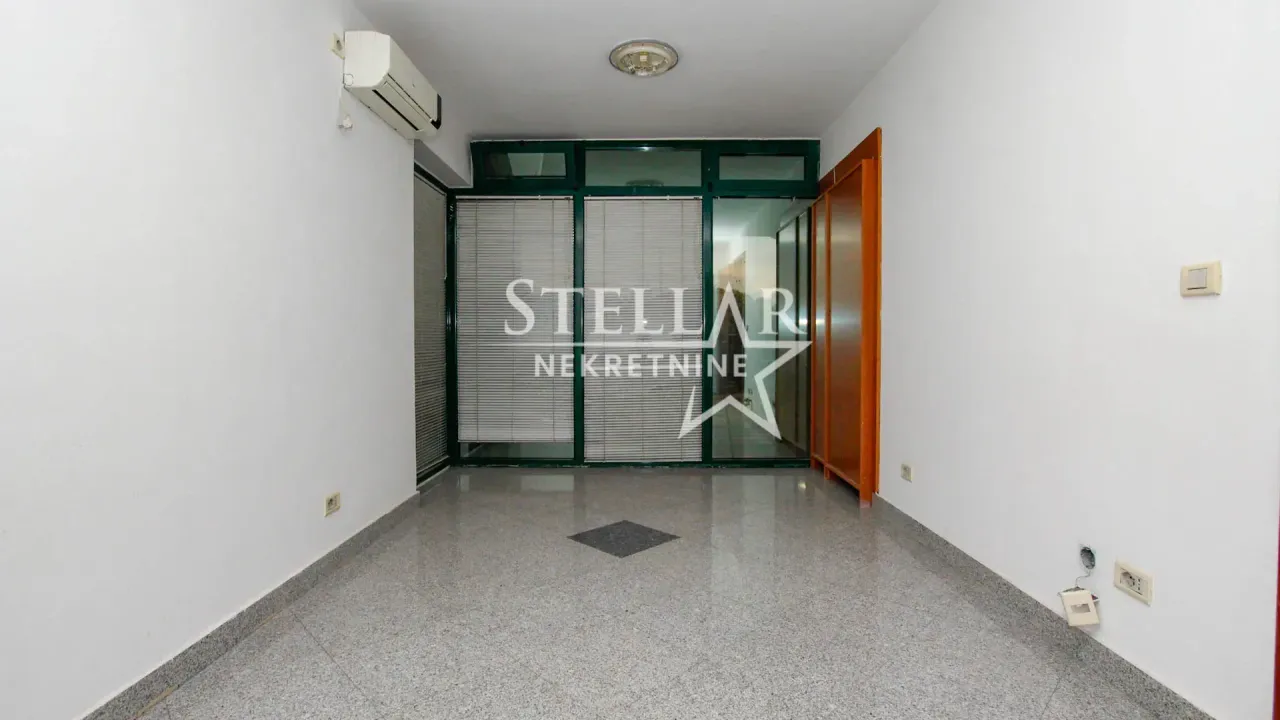 Rent, office space, 53m², Pobrežje, Podgorica
