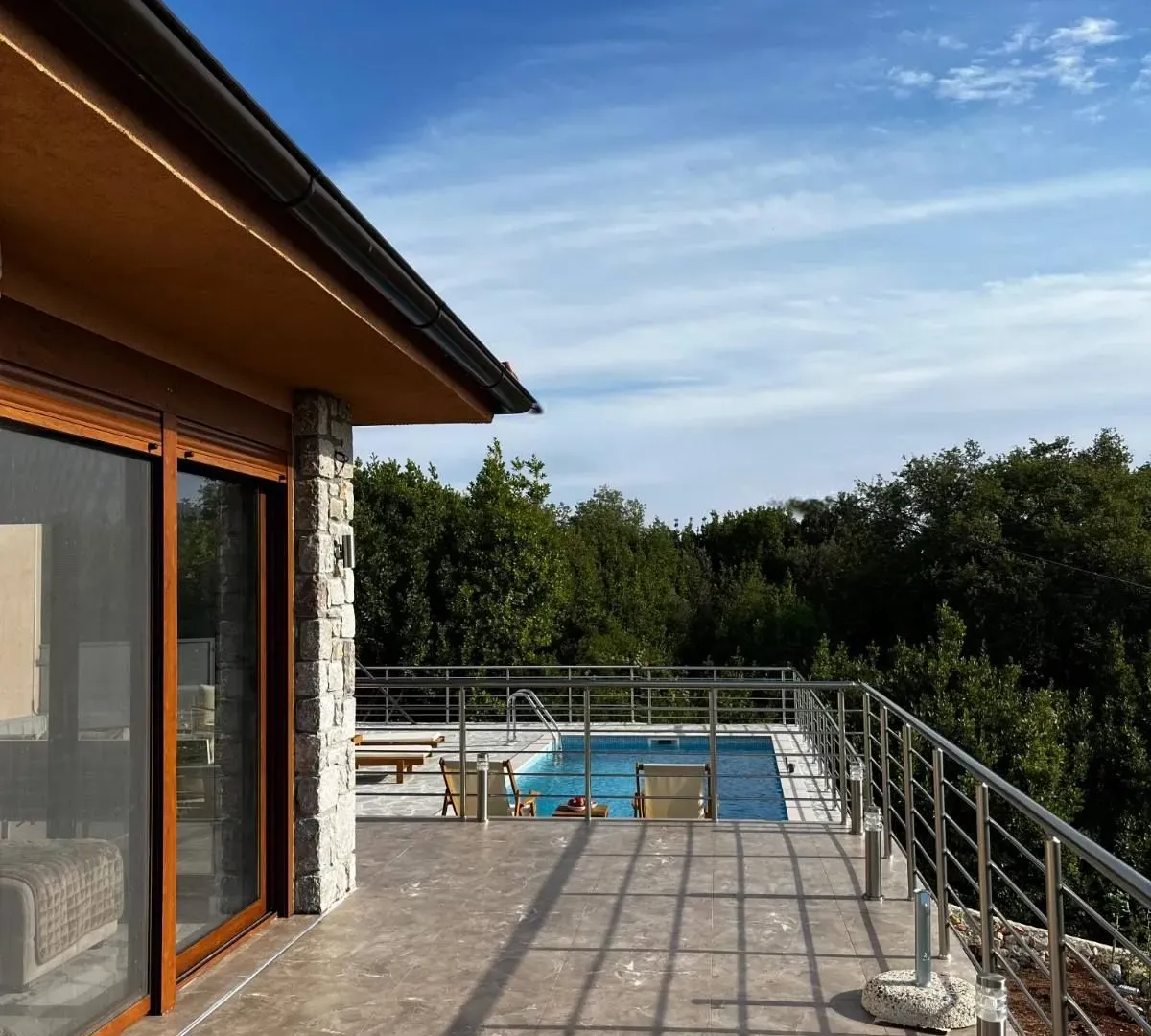 Izdavanje, kuća, 63m², Krimovica, Kotor