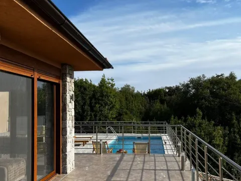 Izdavanje, kuća, 63m², Krimovica, Kotor - image 2